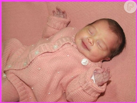 Maria Eduarda nasceu em 6 de junho de 2013 e é uma bebê muito tranquila, segundo a mãe