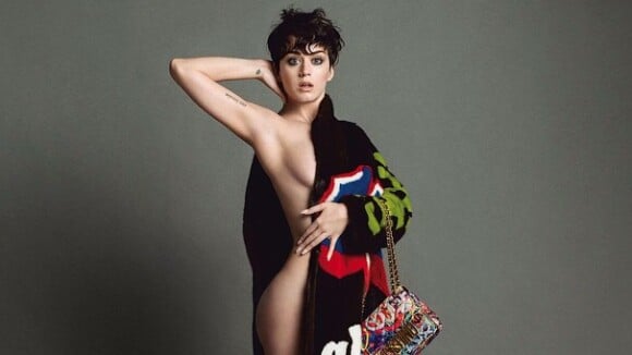 Katy Perry aparece nua em campanha da Moschino e é elogiada: 'Quero esse corpo'
