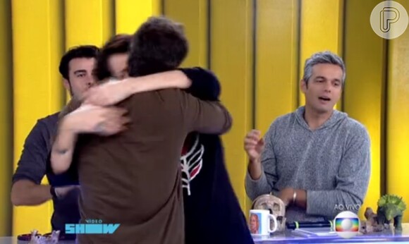 Bruno Gagliasso agarrou Monica Iozzi no 'Vídeo Show'