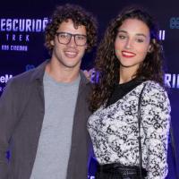Débora Nascimento e José Loreto prestigiam lançamento de filme, no Rio