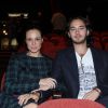 Vanessa Gerbelli e o namorado, Gabriel Falcão, também foram ao show 'Carbono' do cantor Lenine