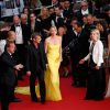 Charlize Theron, 39 anos, apareceu com Sean Penn, de 54, no Festival de Cannes, em maio de 2015