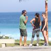 Anitta corre em orla da praia e encontra Pedro Scooby, marido de Luana Piovani, nesta quinta-feira, 18 de junho de 2015
