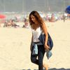 Camila Pitanga grava a novela 'Babilônia' na praia do Leme, Zona Sul do Rio, nesta quinta-feira, 18 de junho de 2015