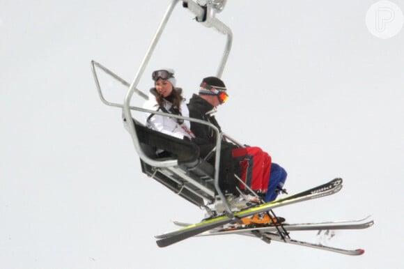 Príncipe William com a então namorada, Kate Middleton, na Suíça em temporada de ski, em março de 2008