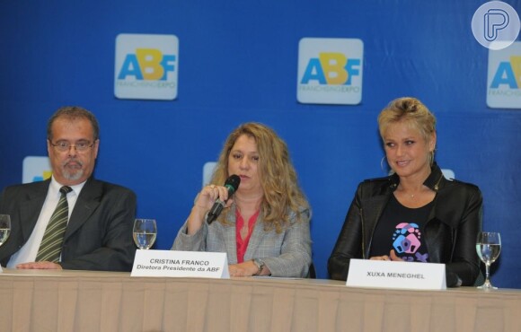 Durante o evento desta tarde, Xuxa contou que já comemorou o Dia dos Namorados