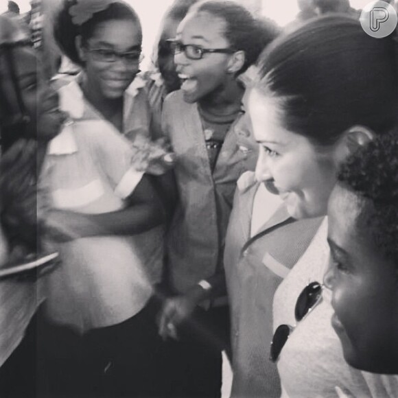 Cleo Pires foi a Cabo Verde com a Unesco representar o projeto do qual é embaixadora. No Instagram, Cleo postou: 'Quanto carinho, quanto amor, quantas lições'