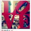 Bruno Martins, assistente de direção de 'Flor do Caribe' e ex-namorado de Fernanda Paes Leme, se declarou para a atriz no Instagram: 'Eu te amo!'