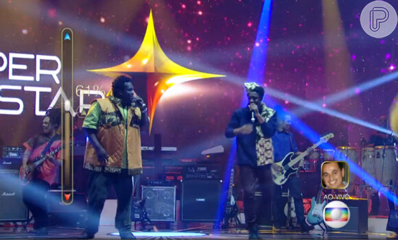 'Dois Africanos' no palco do programa 'SuperStar'. A banda conseguiu passar para a próxima fase e foi a mais votada