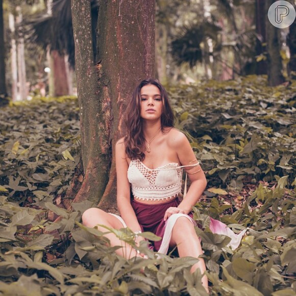 Bruna Marquezine apareceu exuberante em fotos divulgadas pelo fotógrafo Eduardo Bravin no Instagram