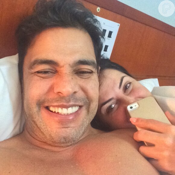 No dia 23 de junho de 2015, quando criaram a conta compartilhada no Instagram, Zezé e Graciele já tinham aparecido juntinhos na cama