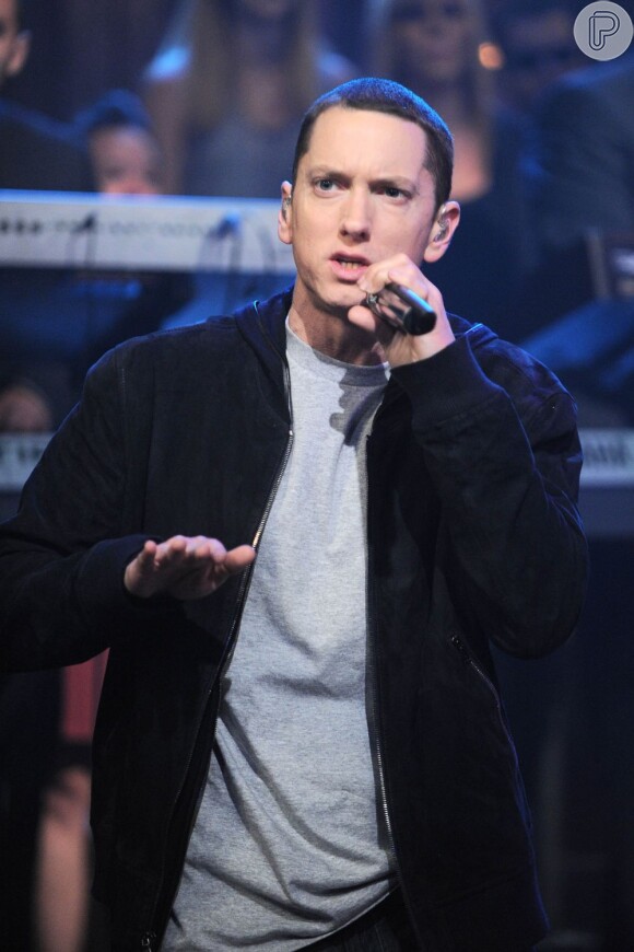 Eminem canta em Nova York, em 25 de junho de 2010
