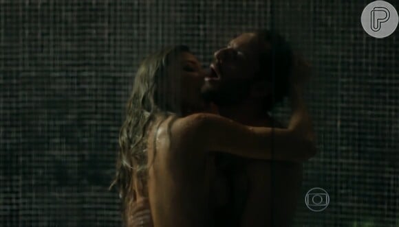 Em 'Verdades Secretas', Larissa (Grazi Massafera) e Alex (Rodrigo Lombardi) protagonizaram cenas de sexo no chuveiro
