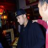 Neymar foi clicado na noite desta quarta-feira, 1º de julho de 2015, deixando o restaurante Paris 6, em São Paulo
