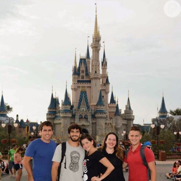 Deborah Secco e Hugo Moura registraram o passeio na Disney