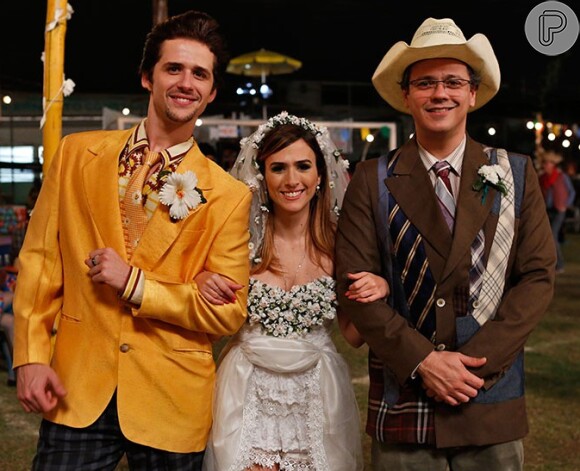 Tatá Werneck aparece ao lado dos atores Danton Melo e Gil Costa. Seus personagens na novela 'I Love Paraisópolis' não conseguem resistir aos encantos da personagem Danda ,vivida por Tatá