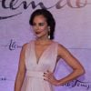 Paolla Oliveira usa vestido com fenda generosa na festa de lançamento da novela 'Além do Tempo', próxima trama das seis da Globo