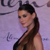 Alinne Moraes usa vestido Gucci em festa de 'Além do Tempo'