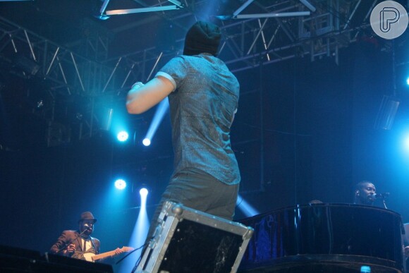 Luan Santana faz show em boate em São Gonçalo, na Região Metropolitana do Rio de Janeiro