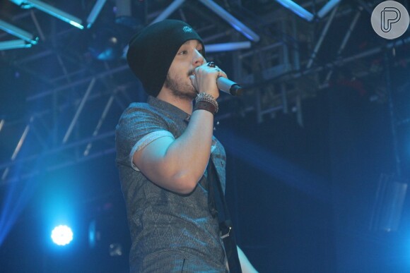 Luan Santana faz show em boate em São Gonçalo, na Região Metropolitana do Rio de Janeiro