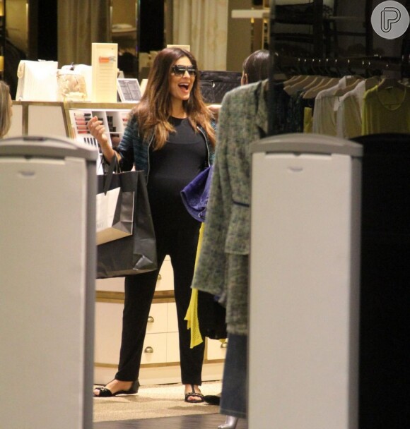 No início desta semana, Juliana esbanjou seu barrigão durante passeio em um shopping no Rio