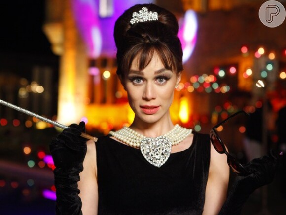Mariana Ximenes adorou se caracterizar como Audrey Hepburn em 'Bonequinha de Luxo', no ar em dezembro de 2012 em 'Guerra dos sexos'