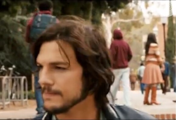Ashton Kutcher aparece no primeiro trailer de 'jOBS', no qual é protagonista