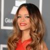 Rihanna pediu uma ordem de restrição contra um fã que foi presa andando pelo telhado da casa da estrela, segundo informações do site 'TMZ', nesta quarta-feira, 26 de junho de 2013
