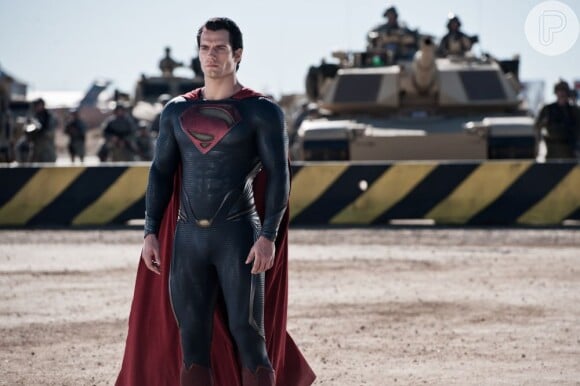 Henry Cavill interpreta Clark Kent/Kal-El em 'O Homem de Aço'