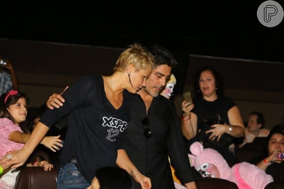 Xuxa recebeu Junno e a enteada, Luana, no lançamento do DVD 'Xuxa Só Para Baixinhos 12', neste sábado, 29 de junho de 2013
