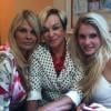 Monique Evans compartilhou com seus seguidores uma foto na qual aparece ao lado da mãe, Conceição, e da filha, Bárbara