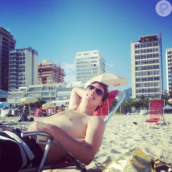 Fábio Porchat compartilhou momento raro com os fãs, quando foi à praia em dia de folga