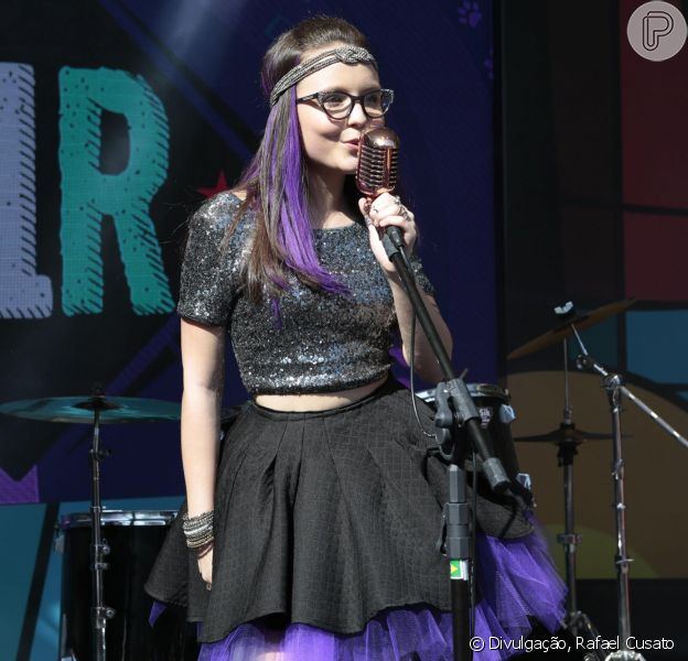 Assistir Cumplices De Um Resgate Capitulo 53 Larissa Manoela Canta Durante Festa De Lancamento Da Nova Novela