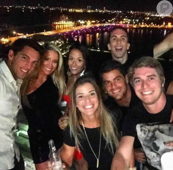Danielle Wints e Amaury Nunes aparecem juntos em foto compartilhada no Instagram e fãs cogitam retorno, em 1 de agosto de 2015