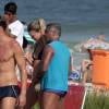 Romário e a namorada, Dixie Pratt, aproveitaram a tarde deste domingo, 2 de agosto de 2015, na praia da Barra da Tijuca, Zona Oeste do Rio de Janeiro