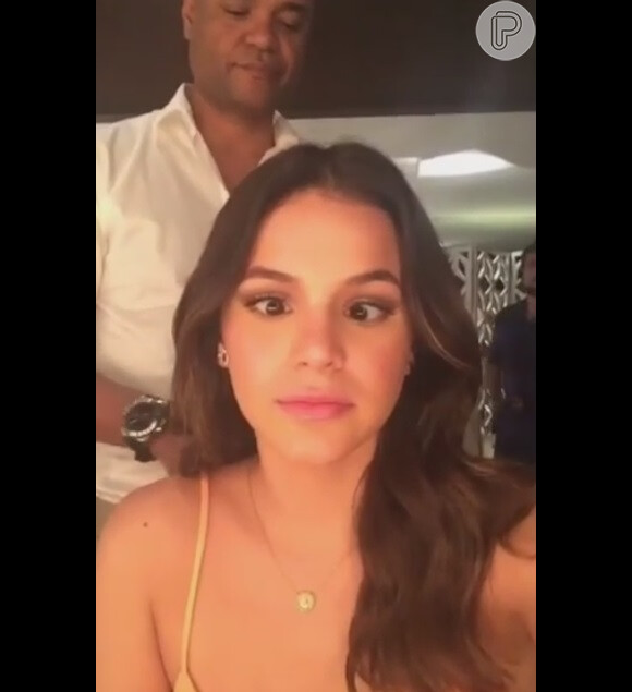 Bruna Marquezine gravou os vídeos durante bastidores de ensaio