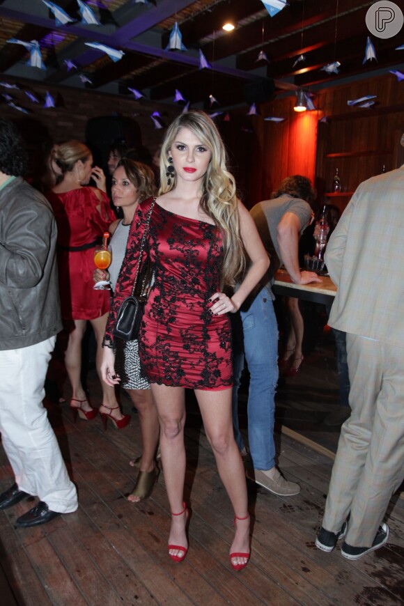 Bárbara Evans também foi à festa de 15 anos do site 'Glamurama', no Hotel Fasano, em Ipanema, Zona Sul do Rio de Janeiro, neste domingo, 2 de agosto de 2015