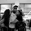 O lutador foi recepcionado pela família no aeroporto