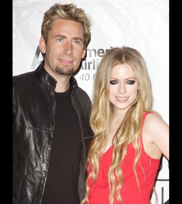 Avril Lavigne e Chad Kroeger, vocalista da banda Nickelback, se casaram em um castelo medieval no Sul da França