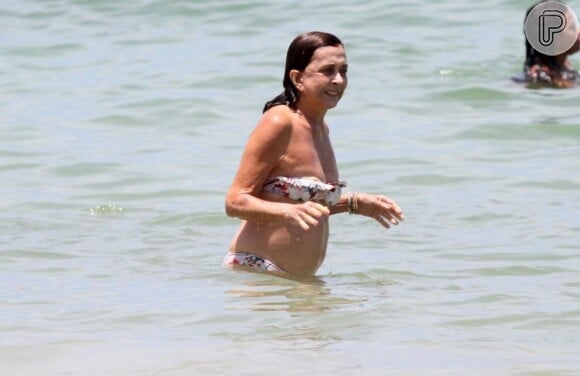 Betty Faria recebeu o apoio de famosos depois de ser criticada por usar biquíni na praia