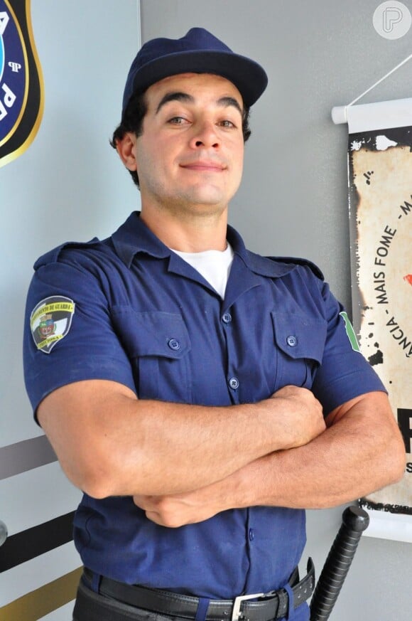 Anderson di Rizzi começou na TV como o Sargento Xavier em 'Morde & Assopra', em 2011