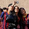 Bruna Marquezine, namorada de Neymar, acompanhou o craque na apresentação dele ao Barcelona