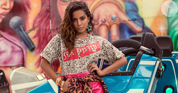 Anitta está entre os brasileiros que concorrem ao EMA, no dia 25 de outubro de 2015