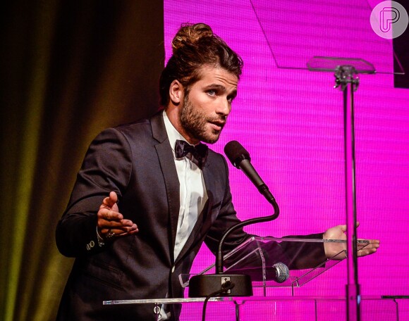 Bruno Gagliasso foi o apresentador do 20º Prêmio Avon de Maquiagem, que aconteceu em São Paulo nesta terça-feira, 15 de setembro de 2015