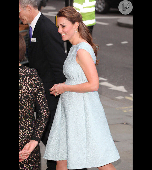 Na manhã desta terça-feira, 23 de julho de 2013, o Palácio de Kensington enviou comunicado através do Twitter sobre Kate Middleton e o bebê. "Mãe, filho e pai passam bem esta manhã"