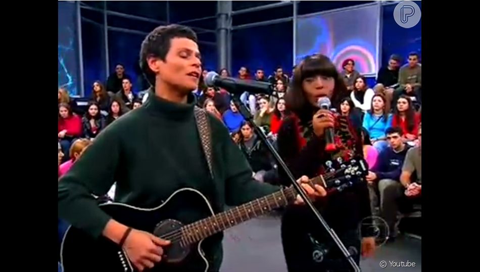 Anitta E Pitty No Altas Horas Youtube O Palco Do Altas Horas Serviu De Encontros Historicos Como