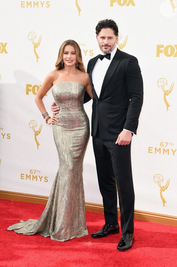 O casal Sofia Vergara e Joe Manganiello prestigia o Emmy Awards 2015, neste domingo, 20 de setembro de 2015