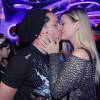 Rainer Cadete e a namorada, Taianne Raveli beijando muito no Rock in Rio 2015