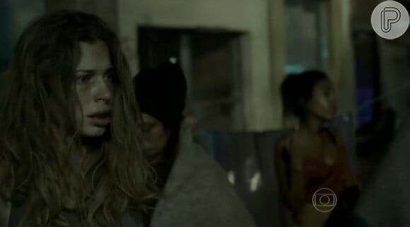 Cena de estupro de Larissa (Grazi Massafera) em 'Verdades Secretas' emociona público: 'Chorando'