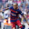 Neymar voltou a exibir os cabelos raspados em partida do Barcelona realizada na manhã deste sábado, 26 de setembro de 2015